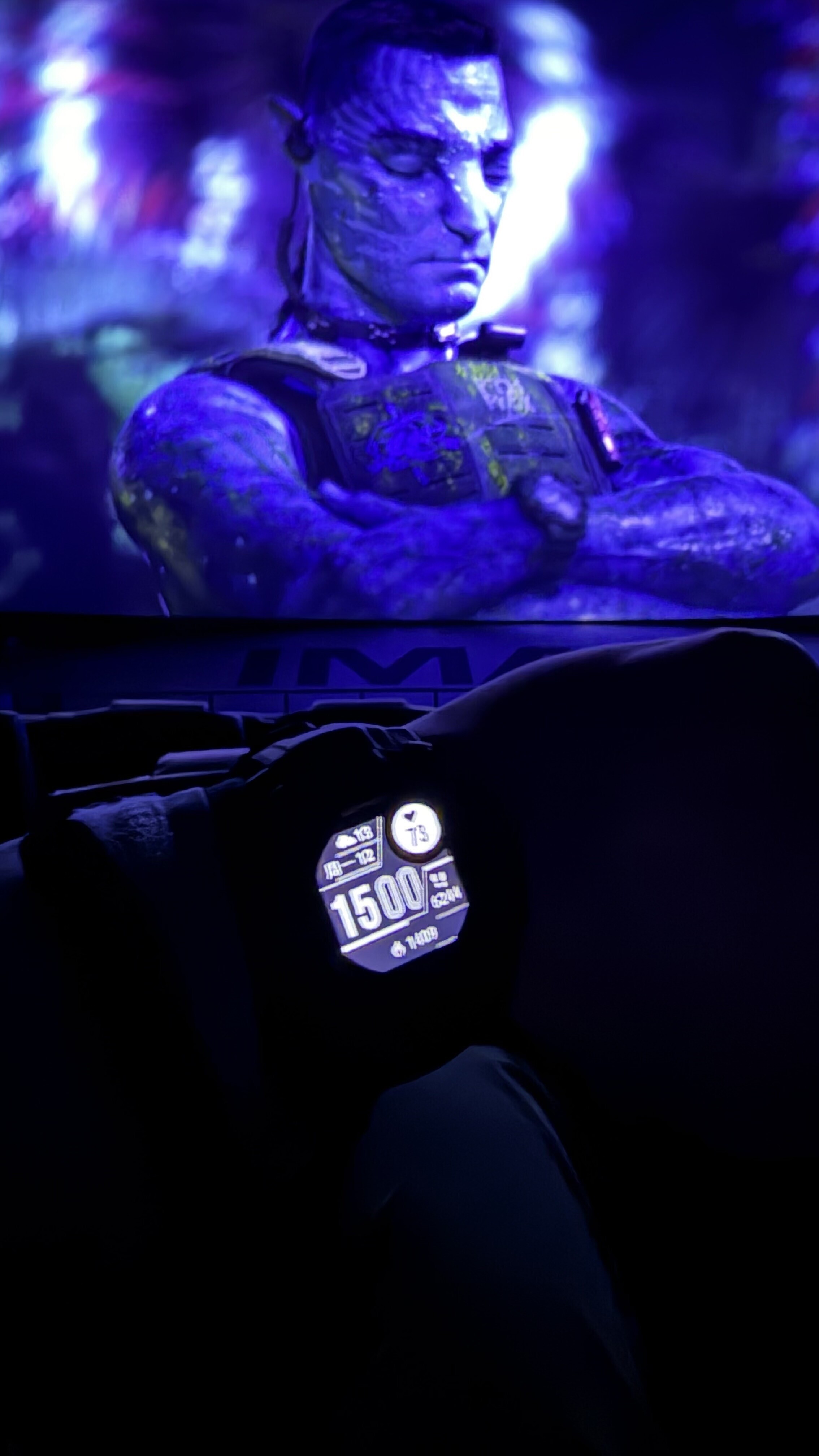 不好意思屏摄一下，看一下夜光表现