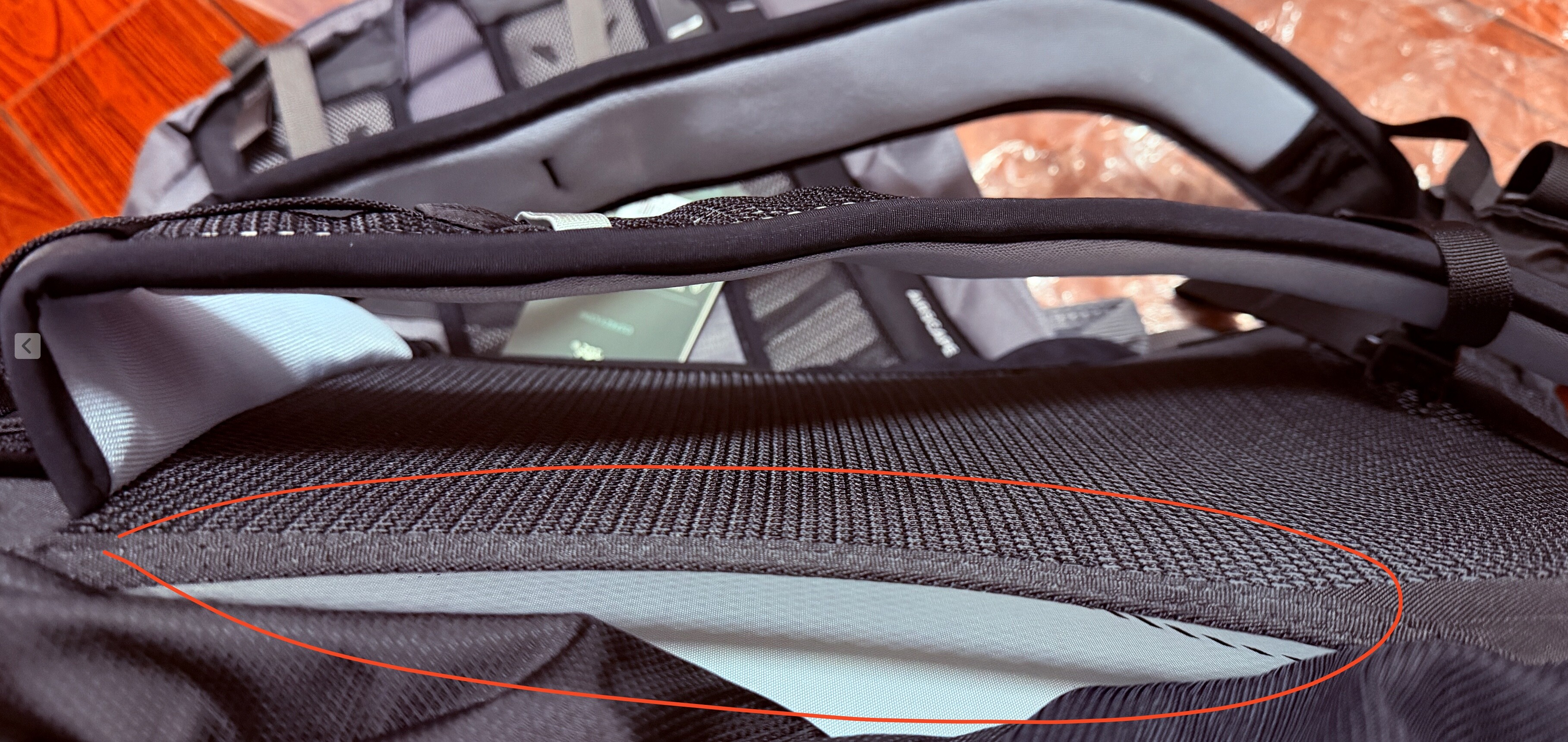 这里画圈部分是悬空